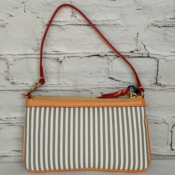 'DOONEY & BOURKE' LEATHER PINSTRIPE RED INTERIOR BAGGETT  DETACHABLE STRAP - Picture 2 of 16